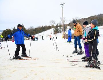 Picture of Beginner Ski Lessons (Ages 12+)